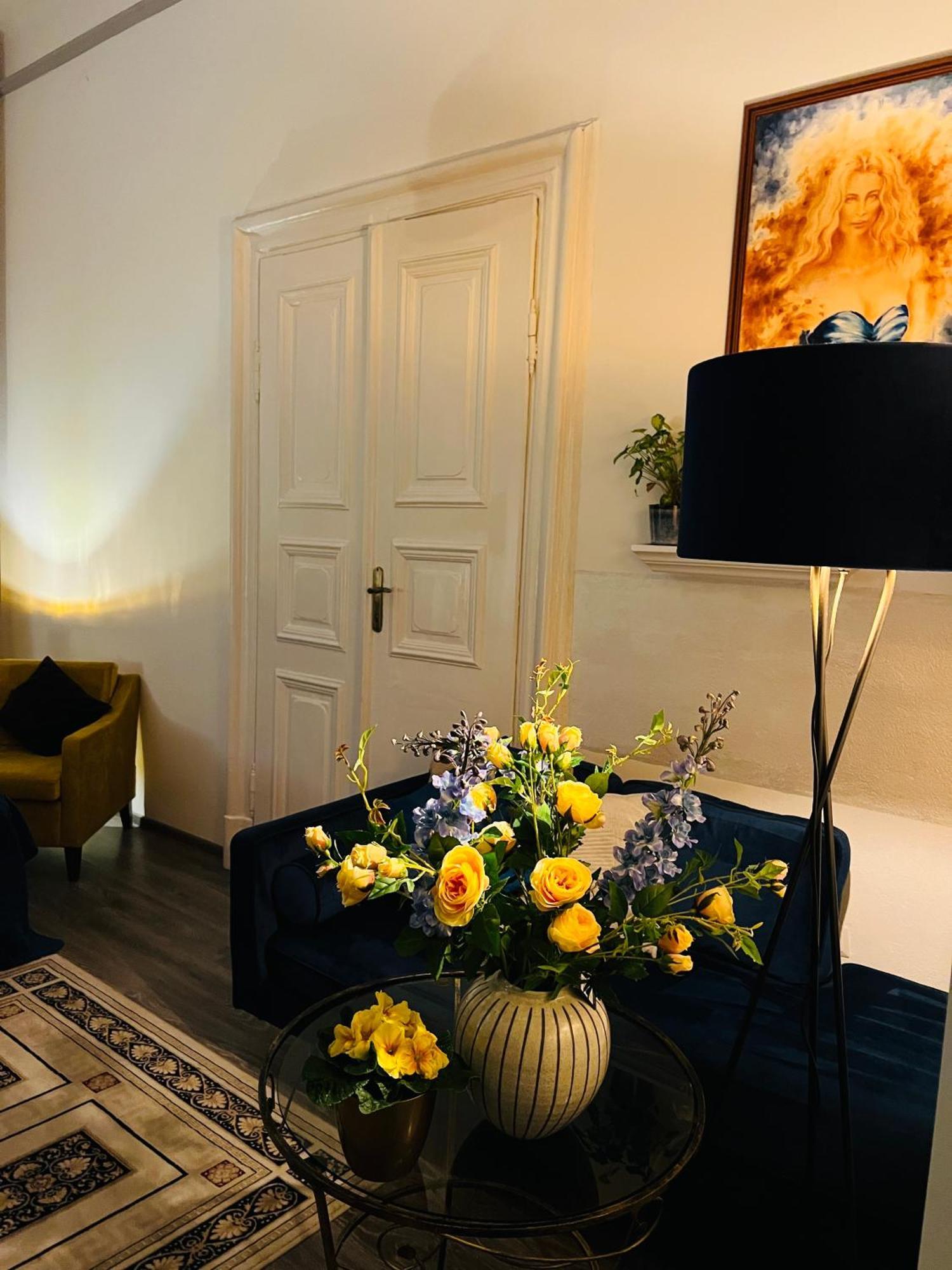 Csaky Palace Ba 3 براتسيلافا المظهر الخارجي الصورة